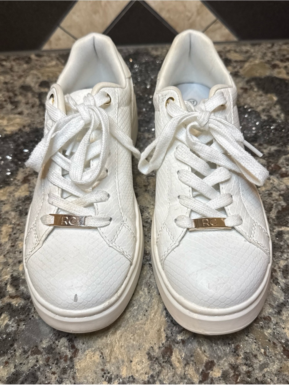 RG -Renato Garini Womens White Leather Lace-up Sneakers w/ Gold Accents EU Sz 37